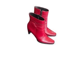 Stylish Ankle Boots Wine Color 6 1/2, 3" Block Heel